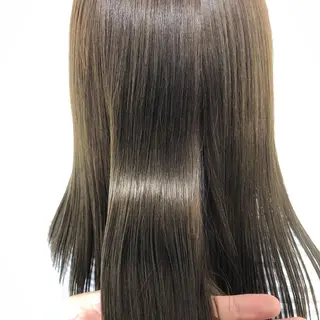 ロング トレヴァー デルチザンのヘアスタイル