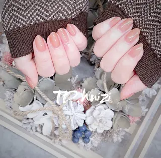 ミディアム めぐみのネイルサロン スタッフ練習のネイルデザイン