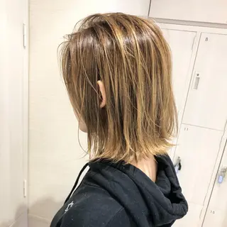 カラー 三鷹で1番ショート ボブをカットする新谷のヘアスタイル