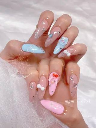 MoON...❤︎ MeGuのネイルデザイン