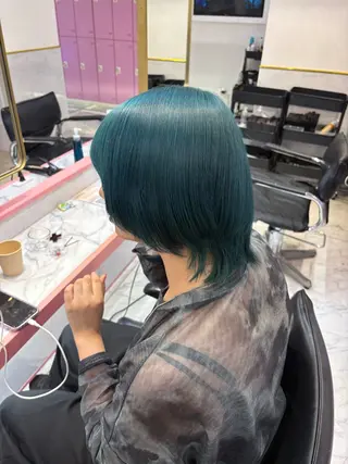 ショート カラー 美優🦕ツヤ髪 /ハイトーン🩶のヘアスタイル