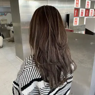 ロング カラー 今西 柚月のヘアスタイル
