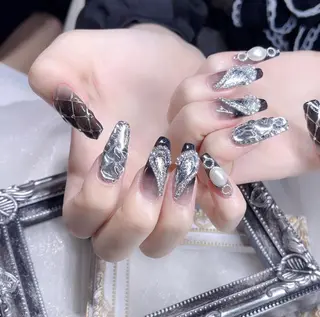 ネイル Queens 榊 まおのネイルデザイン