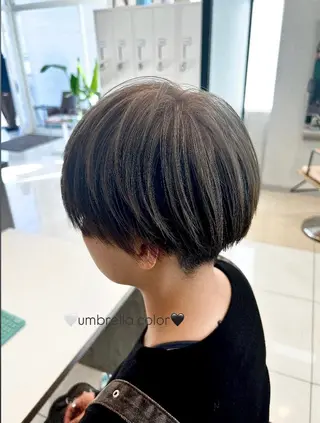 ショート カラー LiTA 友田未来のヘアスタイル