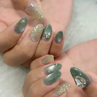 ネイル LAVISH nanamiのネイルデザイン