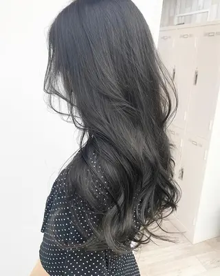 ロング カラー ☀️透明感color KURO☀️のヘアスタイル