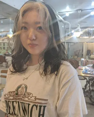 セミロング カラー ヘアアレンジ mowen RUIのヘアスタイル