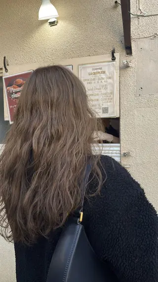 ロング 都築 菜美のヘアスタイル