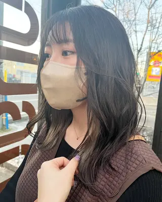 ミディアム カラー TAKAHASHI REIKAのヘアスタイル