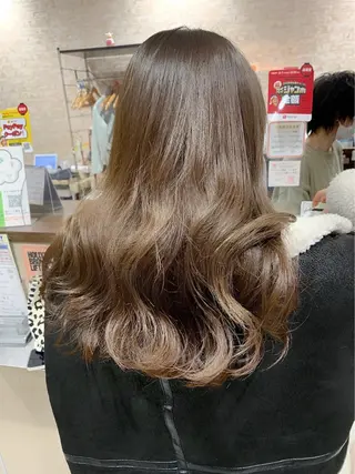 セミロング カラー パーマ ヘアアレンジ 近藤千翔🩵 髪質改善Periodのエステ・リラクイメージ