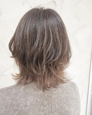 ミディアム カラー しらはま ようこのヘアスタイル