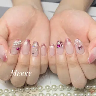 ネイル 🦋 Queenieのネイルデザイン