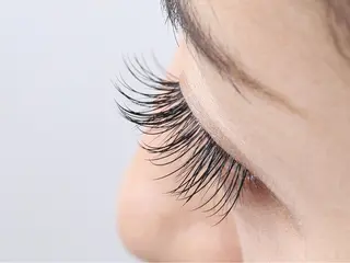 マツエク・マツパ ラムーン アイラッシュ&ヘアメのマツエク・マツパデザイン