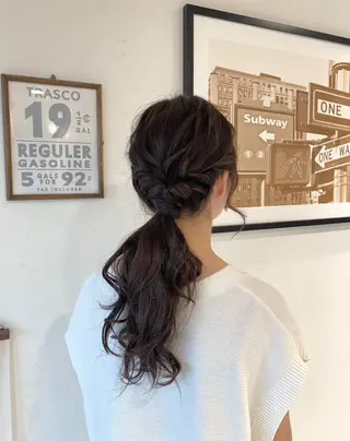 酸性ストレート/ブリ ーチなしWカラー河本のヘアスタイル