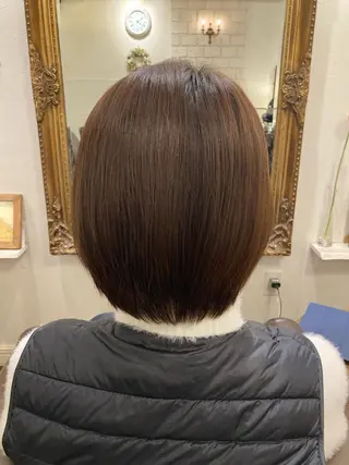 ショート 酸性ストレート✨ 艶カラー✨谷口倭子のヘアスタイル