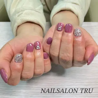 ネイル 𝐼𝑁𝑂𝑈𝐸 𝑀𝐼𝐴のネイルデザイン