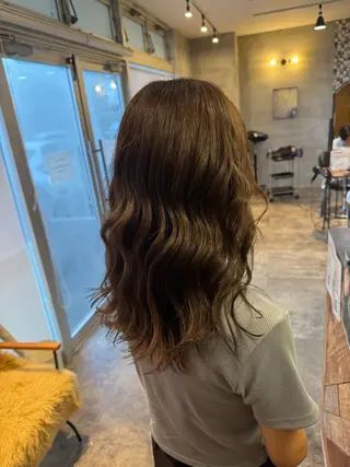 ミディアム カラー 原田 夢来のヘアスタイル