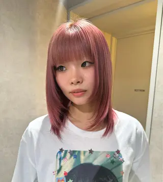 ミディアム ハイトーン🫀 デザイン🪐yumeのヘアスタイル