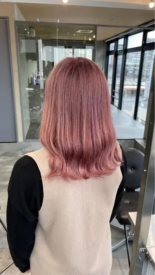 カラー LoiLo所属・LoiLo YUIのヘアスタイル