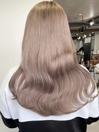 セミロング ハイトーンイヤ リングカラー清水隆央のヘアスタイル