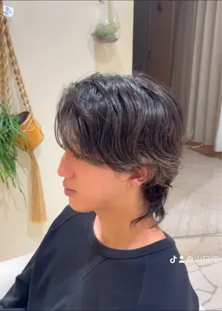 ショート パーマ メンズ 山口 陸のヘアスタイル