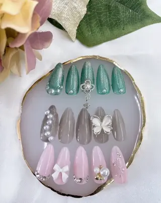 ネイル jewelry & nailecxia のネイルデザイン