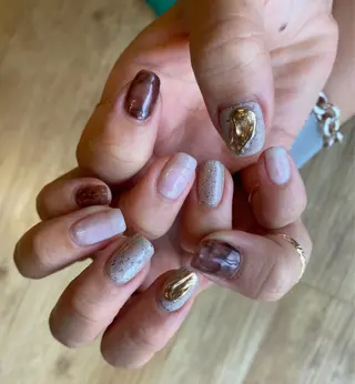 ネイル HENRIETTA NAILSALONのネイルデザイン