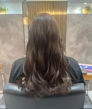 ロング 北川 栞菜のヘアスタイル