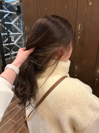 ミディアム カラー 西 優衣奈のヘアスタイル