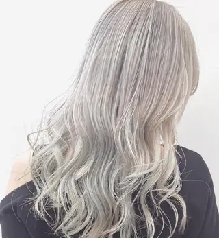 ロング 大野 あさみのヘアスタイル
