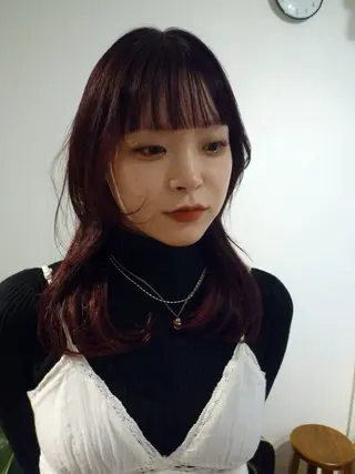 セミロング カラー niina suzukiのヘアスタイル