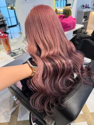 ロング カラー Lovis moa 〘国分　かな〙のヘアスタイル