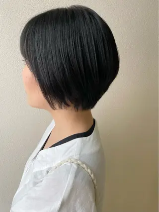 ショート 沢田 瞳のヘアスタイル