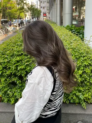 ロング 透け感カラー/レイヤ ーAI🪽🩵のヘアスタイル