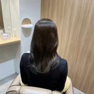 セミロング カラー MIKU .のヘアスタイル