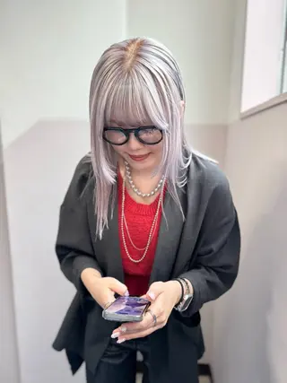 ミディアム カラー オカモト ミユウのヘアスタイル