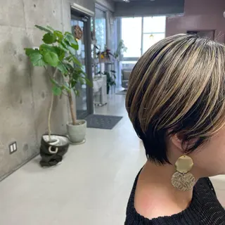 ショート カラー 坂本 沙也加のヘアスタイル