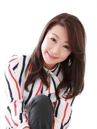 ミディアム カラー 森島 久美子のヘアスタイル