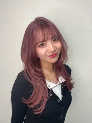 ロング 韓国風レイヤーカラー ライムのヘアスタイル