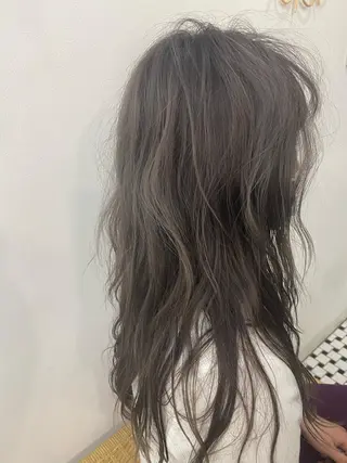 ロング カラー nishido ハイライト/パーマのヘアスタイル