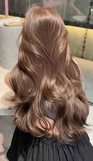 ロング カラー 🌟小顔レイヤー× 赤み消し透明感カラーのヘアスタイル