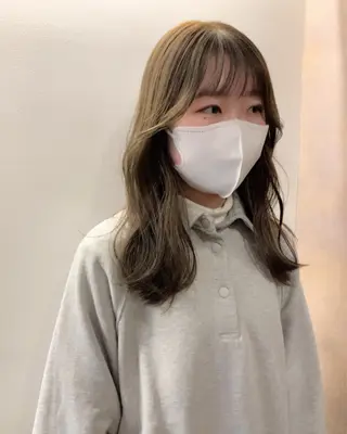 ロング カラー SAKINO. ベージュカラーのヘアスタイル