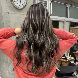 ロング 🫧ハイライトカラー 🫧 𝓜𝓘𝓤のヘアスタイル