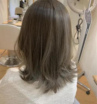 ミディアム NEWI 京橋 【yoko】のヘアスタイル