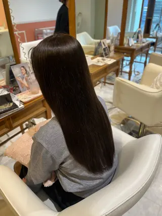 ロング カラー 日野 初音のヘアスタイル