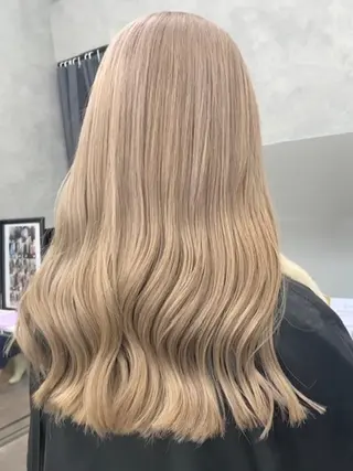 セミロング カラー ヘアテラス エムナラテンのヘアスタイル