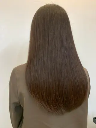 ロング カラー トップ スタイリストのヘアスタイル