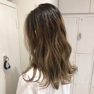 ロング カラー 三鷹で1番ショート ボブをカットする新谷のヘアスタイル