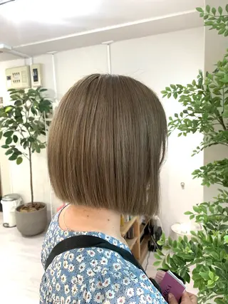 ショート ツヤカラー🤍 ARISAのヘアスタイル