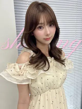 セミロング 海外風レイヤー🎀 新宿MOMOKA🍑のヘアスタイル